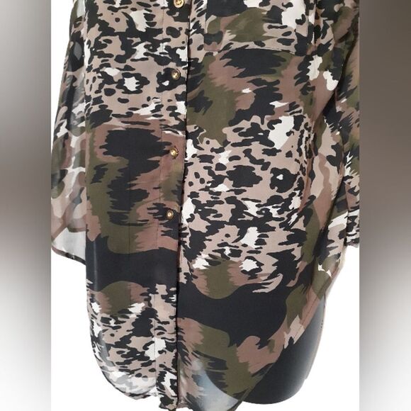 Mileage sheer camouflage button up tank - Picture 3 of 6